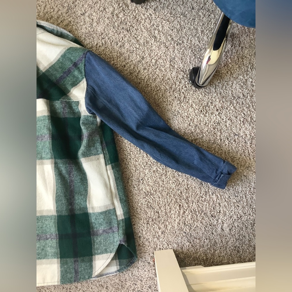Altar’d State Flannel - Picture 11 of 15